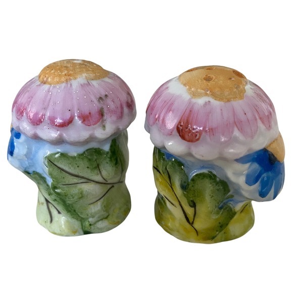 Vintage 40s Hand-Painted Flower Salt & Pepper Shakers Japan Ceramic Cottagecore - Picture 3 of 10
